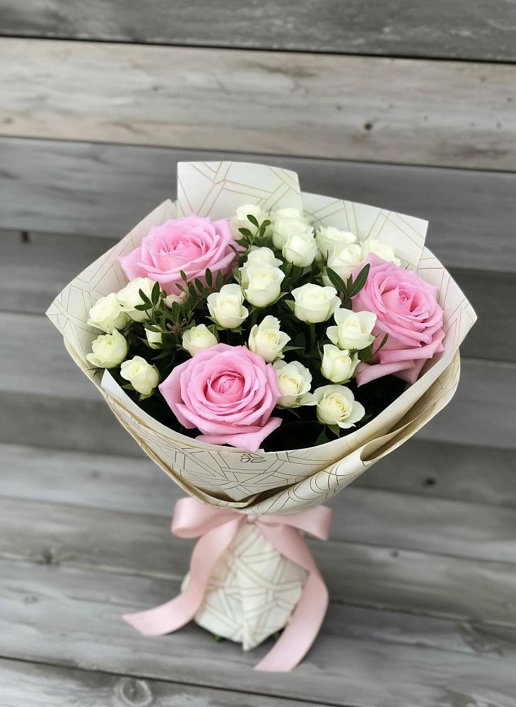 Букет цветов из: Розы в Бесскорбной