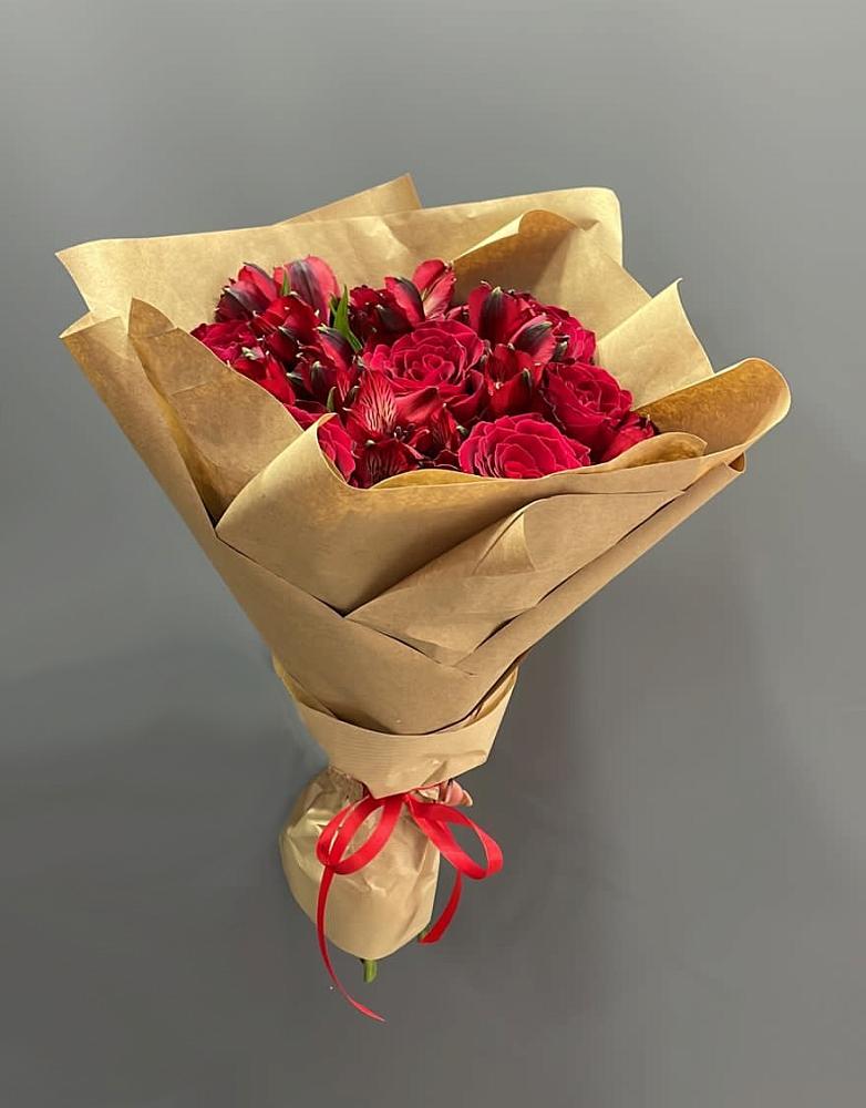 Букет цветов из: Альстромерии и Розы в Бесскорбной