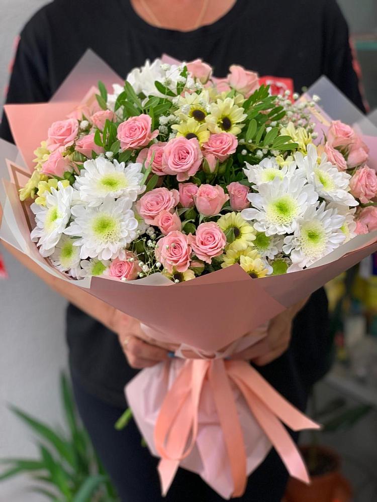 Букет цветов из: Розы и Хризантемы в Бесскорбной