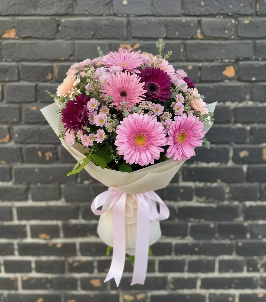 Букет цветов из: Герберы и Хризантемы в Бесскорбной