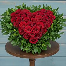 Цветочная композиция из Розы в виде сердца в Бесскорбной