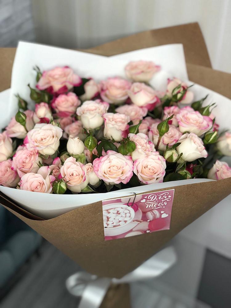 Букет цветов из: Розы в Бесскорбной