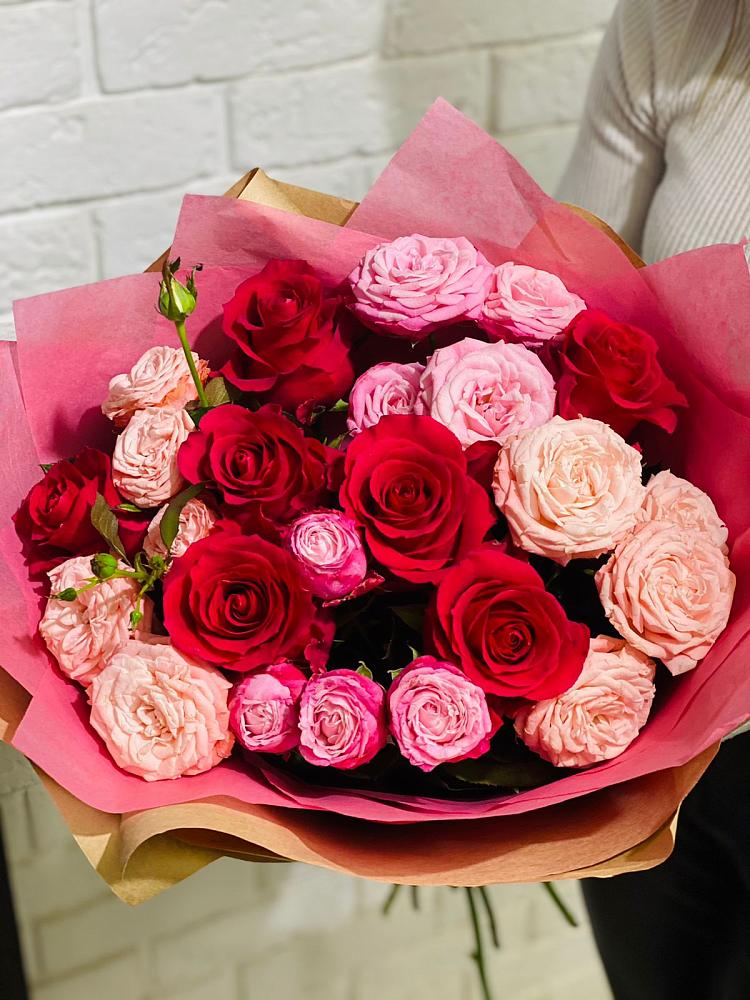 Букет цветов из: Розы в Бесскорбной