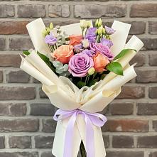 Букет цветов из:  Лизиантусы и Розы #REPLACE_PRED# Бесскорбной