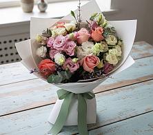 Букет цветов из:  Розы, Лизиантусы и Гвоздики #REPLACE_PRED# Бесскорбной