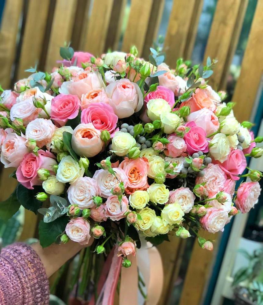 Букет цветов из: Розы в Бесскорбной