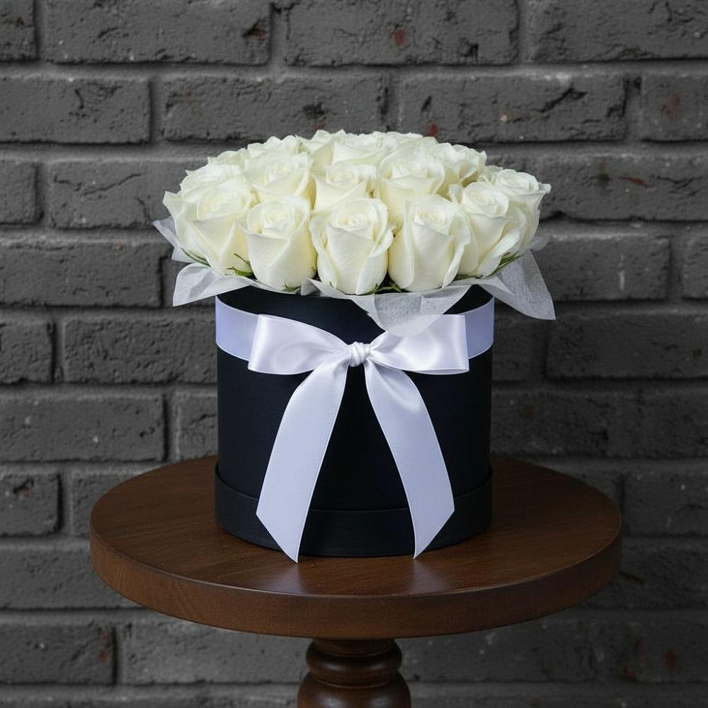 Цветочная композиция из Розы в шляпной коробке в Бесскорбной