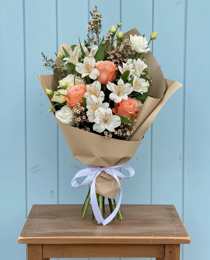 Букет цветов из: Альстромерии, Лизиантусы, Розы и Хризантемы в Бесскорбной