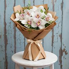 Букет цветов из:  Орхидеи и Розы в Бесскорбной